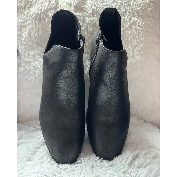 WOMEN'S Low Cut Zip On Booties - Size 7 - Picture 7 of 10
